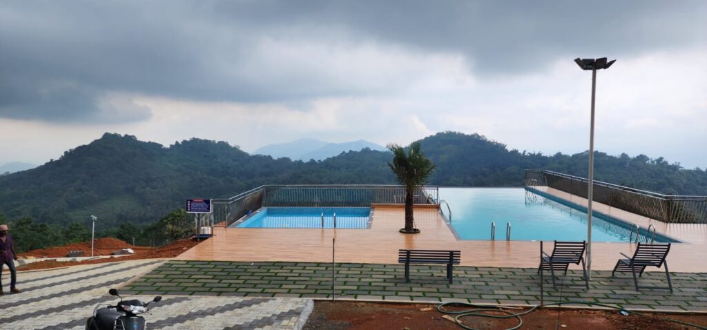 HOLIDAY VILLA KAKKADAMPOYIL