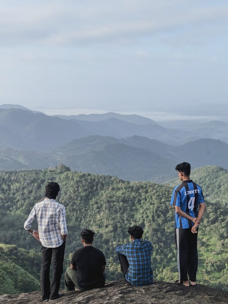 kakkadampoyil hill view point Nayadampoyil