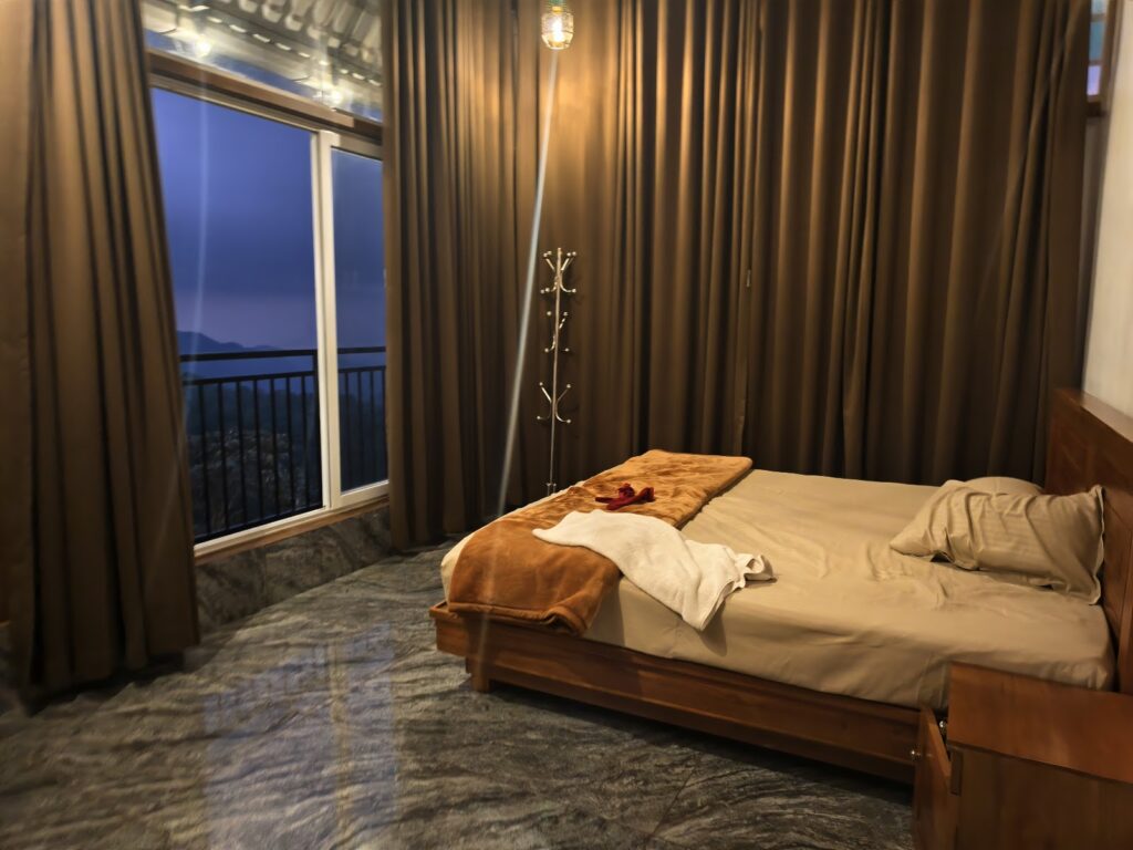 Ocean breeze kakkadampoyil